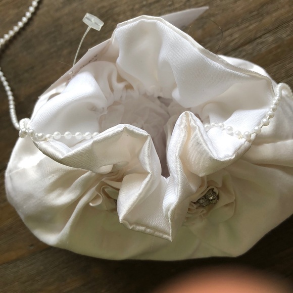 Raw silk purse/pouch with beaded strap - Picture 3 of 4